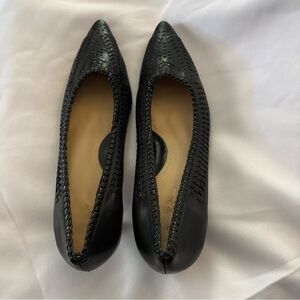 Eddie Bauer Vintage Leather Brown Kitten Women's size 7